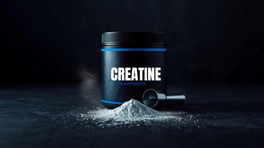 Bote de creatina monohidrato con cacito de polvo blanco - Aether Strength